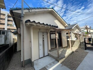 南花屋敷１丁目貸家の物件外観写真